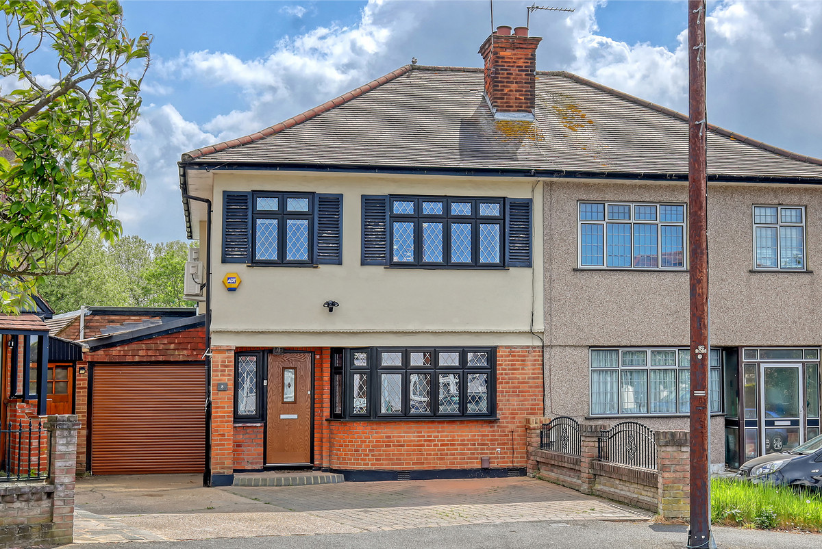 Lynwood Close, Collier Row, RM5